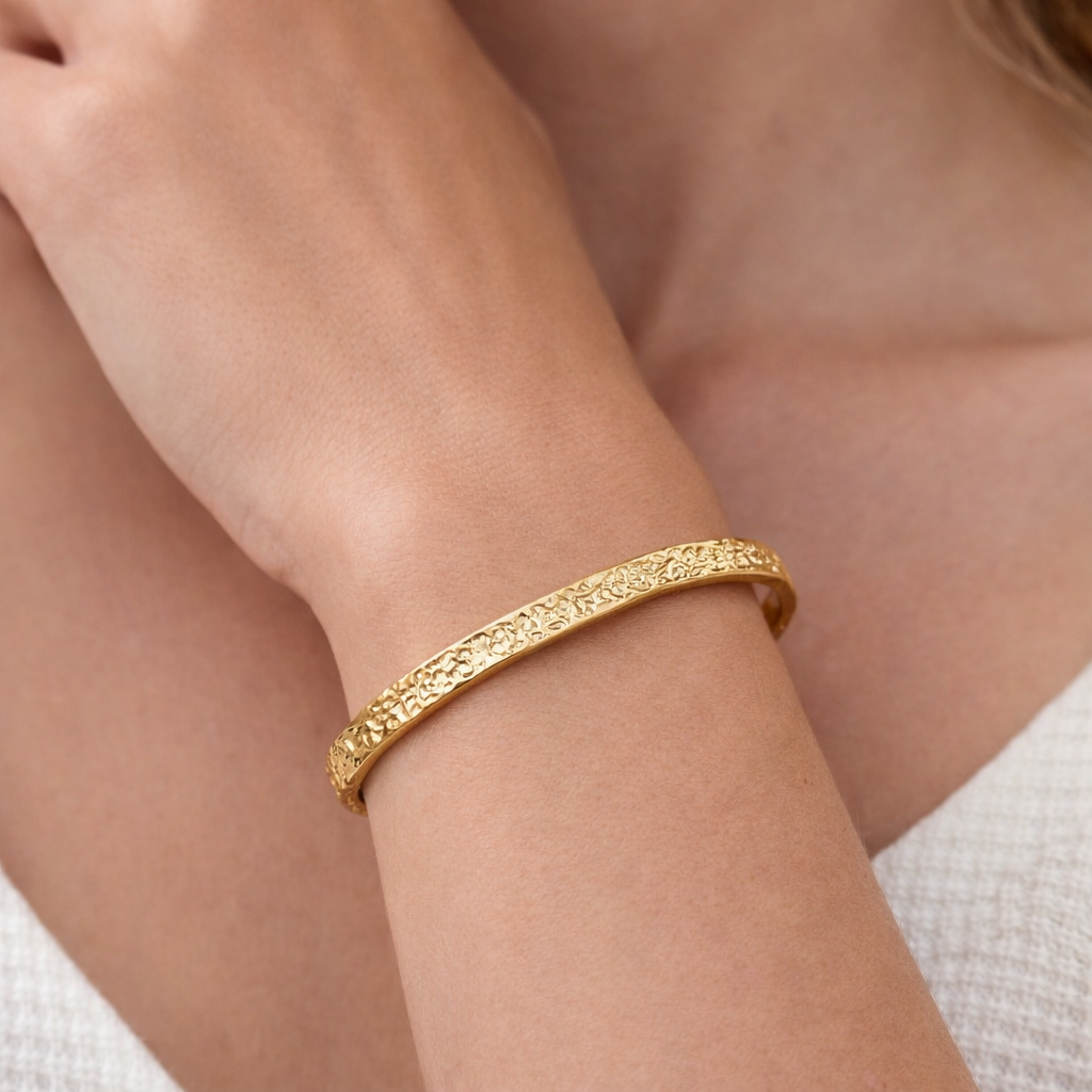 The Sculpted Cuff
